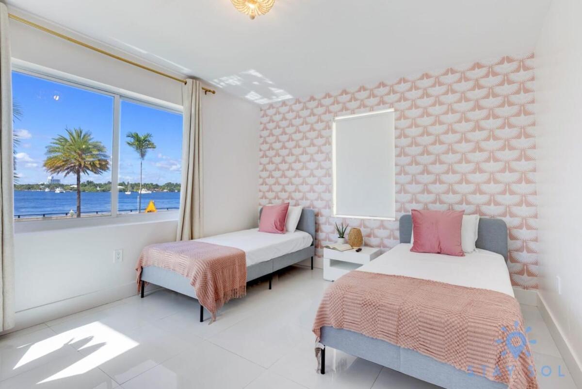 Free Parking, Bay View, Pool, Step To Beach Hollywood Exterior photo